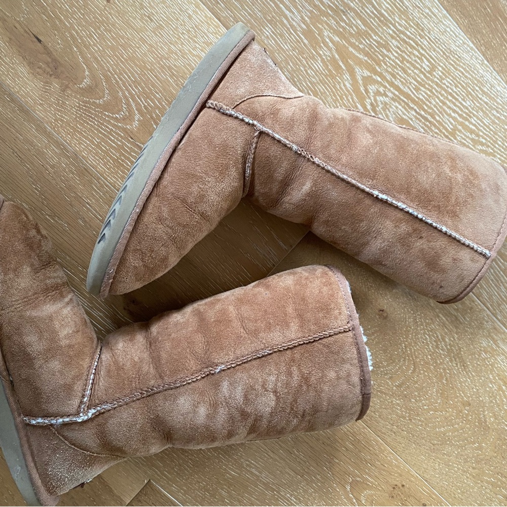 Tan Classic Tall UGG Boots — Size W8 - Picture 13 of 13